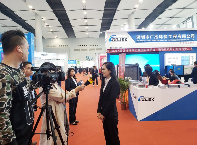 何經(jīng)理接受南方衛(wèi)視采訪 何經(jīng)理接受南方衛(wèi)視采訪