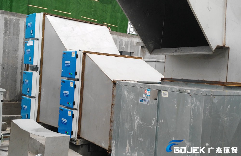 餐飲廚房油煙凈化器安裝現場 餐飲廚房油煙凈化器安裝現場