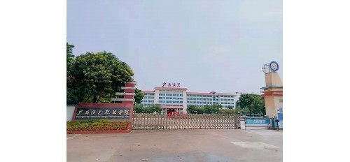 廣西演藝美食城食堂廚房安裝煙罩油煙凈化器一體機安裝項目