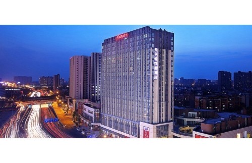 五星級(jí)酒店：成都希爾頓12萬風(fēng)量油煙凈化器安裝案例